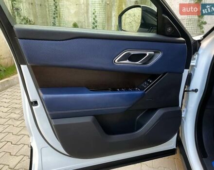 Белый Ленд Ровер Рендж Ровер Велар, объемом двигателя 2 л и пробегом 91 тыс. км за 34999 $, фото 29 на Automoto.ua