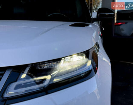 Белый Ленд Ровер Рендж Ровер Велар, объемом двигателя 2 л и пробегом 91 тыс. км за 34999 $, фото 4 на Automoto.ua