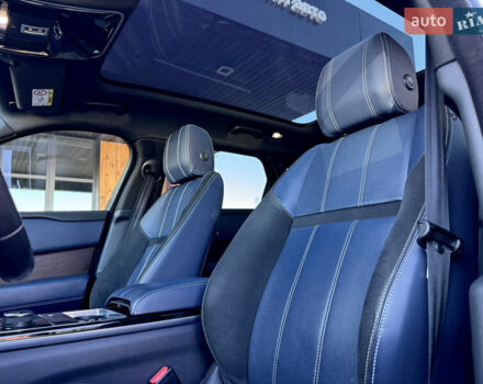 Белый Ленд Ровер Рендж Ровер Велар, объемом двигателя 2 л и пробегом 91 тыс. км за 34999 $, фото 38 на Automoto.ua