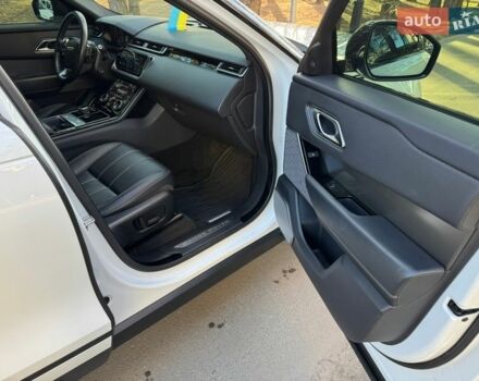 Белый Ленд Ровер Рендж Ровер Велар, объемом двигателя 3 л и пробегом 75 тыс. км за 42500 $, фото 30 на Automoto.ua