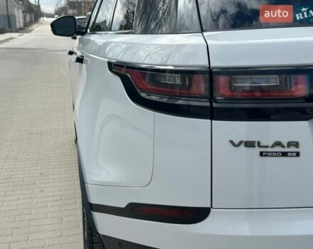 Білий Ленд Ровер Рендж Ровер Велар, об'ємом двигуна 2 л та пробігом 131 тис. км за 32000 $, фото 22 на Automoto.ua