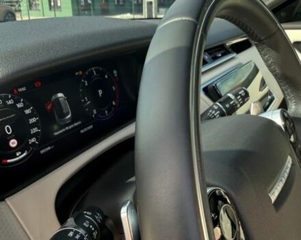 Білий Ленд Ровер Рендж Ровер Велар, об'ємом двигуна 2 л та пробігом 95 тис. км за 35800 $, фото 9 на Automoto.ua