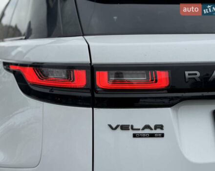 Білий Ленд Ровер Рендж Ровер Велар, об'ємом двигуна 2 л та пробігом 124 тис. км за 30499 $, фото 10 на Automoto.ua