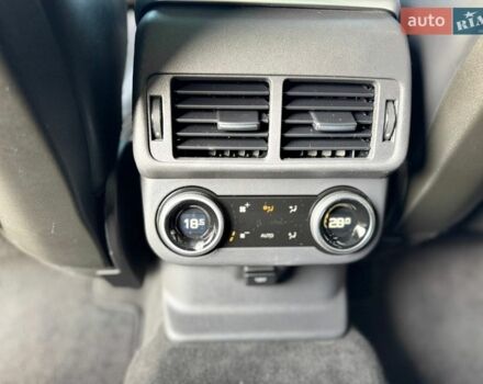 Білий Ленд Ровер Рендж Ровер Велар, об'ємом двигуна 2 л та пробігом 130 тис. км за 32200 $, фото 22 на Automoto.ua