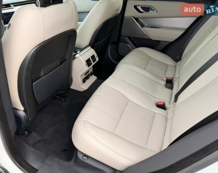 Белый Ленд Ровер Рендж Ровер Велар, объемом двигателя 2 л и пробегом 124 тыс. км за 28500 $, фото 21 на Automoto.ua