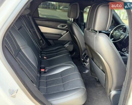 Білий Ленд Ровер Рендж Ровер Велар, об'ємом двигуна 2 л та пробігом 130 тис. км за 32200 $, фото 19 на Automoto.ua