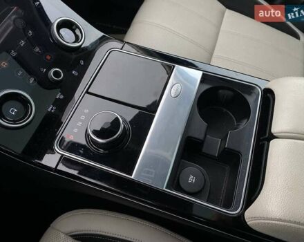 Белый Ленд Ровер Рендж Ровер Велар, объемом двигателя 3 л и пробегом 77 тыс. км за 34900 $, фото 18 на Automoto.ua