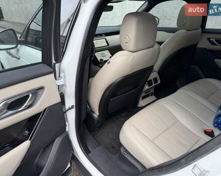 Білий Ленд Ровер Рендж Ровер Велар, об'ємом двигуна 2 л та пробігом 65 тис. км за 37500 $, фото 21 на Automoto.ua