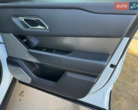 Белый Ленд Ровер Рендж Ровер Велар, объемом двигателя 3 л и пробегом 75 тыс. км за 42500 $, фото 31 на Automoto.ua