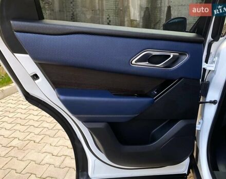 Белый Ленд Ровер Рендж Ровер Велар, объемом двигателя 2 л и пробегом 91 тыс. км за 34999 $, фото 64 на Automoto.ua