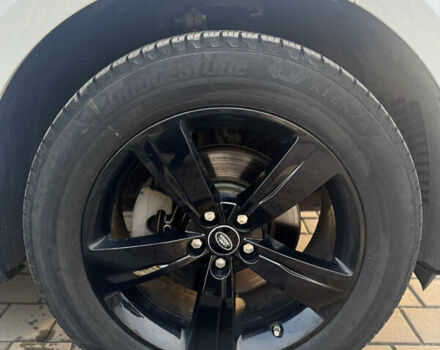 Білий Ленд Ровер Рендж Ровер Велар, об'ємом двигуна 0 л та пробігом 181 тис. км за 28300 $, фото 6 на Automoto.ua