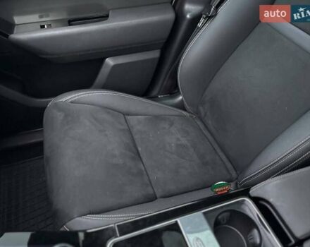 Белый Ленд Ровер Рендж Ровер Велар, объемом двигателя 2 л и пробегом 127 тыс. км за 27900 $, фото 26 на Automoto.ua