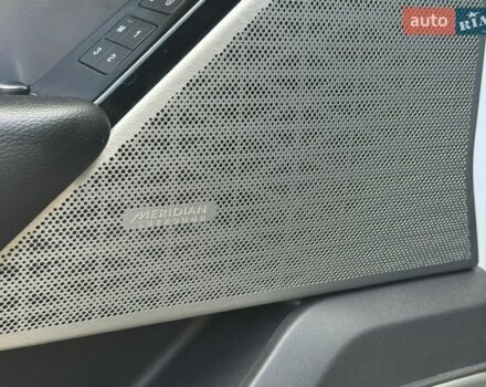 Білий Ленд Ровер Рендж Ровер Велар, об'ємом двигуна 2 л та пробігом 131 тис. км за 32000 $, фото 37 на Automoto.ua