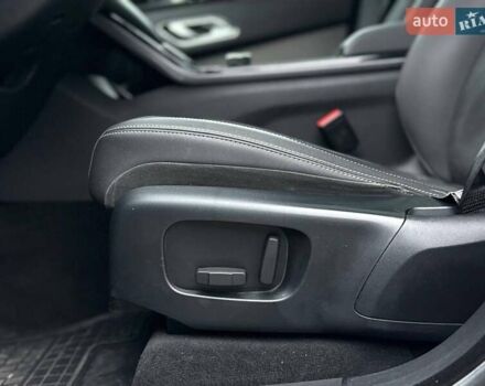 Белый Ленд Ровер Рендж Ровер Велар, объемом двигателя 2 л и пробегом 127 тыс. км за 27900 $, фото 11 на Automoto.ua