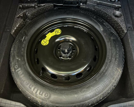 Білий Ленд Ровер Рендж Ровер Велар, об'ємом двигуна 2 л та пробігом 150 тис. км за 29900 $, фото 34 на Automoto.ua