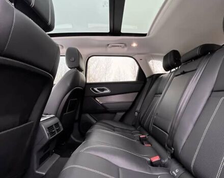 Белый Ленд Ровер Рендж Ровер Велар, объемом двигателя 2 л и пробегом 138 тыс. км за 39690 $, фото 33 на Automoto.ua