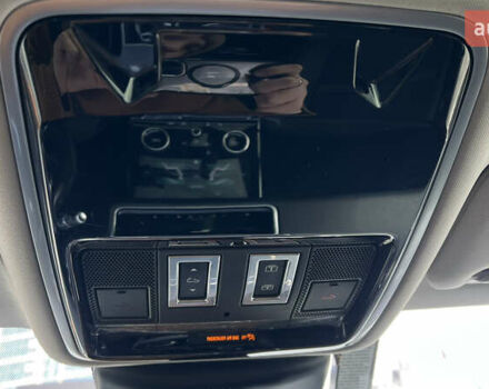 Белый Ленд Ровер Рендж Ровер Велар, объемом двигателя 2 л и пробегом 134 тыс. км за 25500 $, фото 19 на Automoto.ua