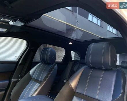 Белый Ленд Ровер Рендж Ровер Велар, объемом двигателя 2 л и пробегом 91 тыс. км за 34999 $, фото 35 на Automoto.ua