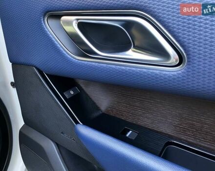 Белый Ленд Ровер Рендж Ровер Велар, объемом двигателя 2 л и пробегом 91 тыс. км за 34999 $, фото 72 на Automoto.ua