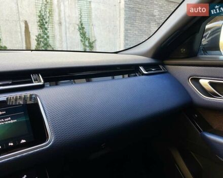 Белый Ленд Ровер Рендж Ровер Велар, объемом двигателя 2 л и пробегом 91 тыс. км за 34999 $, фото 60 на Automoto.ua