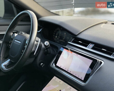 Білий Ленд Ровер Рендж Ровер Велар, об'ємом двигуна 2 л та пробігом 209 тис. км за 31999 $, фото 76 на Automoto.ua