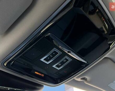 Білий Ленд Ровер Рендж Ровер Велар, об'ємом двигуна 3 л та пробігом 76 тис. км за 35999 $, фото 21 на Automoto.ua