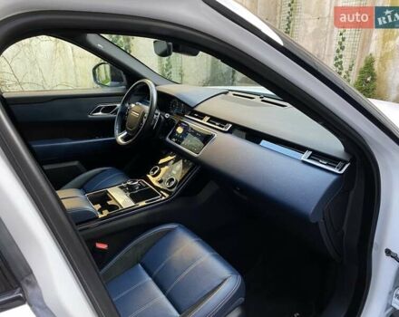 Белый Ленд Ровер Рендж Ровер Велар, объемом двигателя 2 л и пробегом 91 тыс. км за 34999 $, фото 73 на Automoto.ua