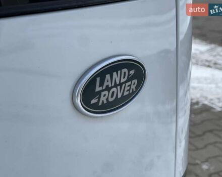 Білий Ленд Ровер Рендж Ровер Велар, об'ємом двигуна 2 л та пробігом 209 тис. км за 31999 $, фото 27 на Automoto.ua