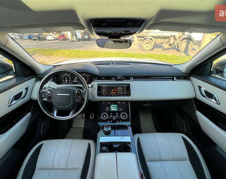 Белый Ленд Ровер Рендж Ровер Велар, объемом двигателя 3 л и пробегом 76 тыс. км за 39700 $, фото 8 на Automoto.ua