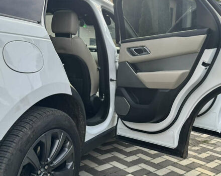 Белый Ленд Ровер Рендж Ровер Велар, объемом двигателя 2 л и пробегом 115 тыс. км за 31900 $, фото 23 на Automoto.ua