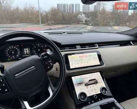 Білий Ленд Ровер Рендж Ровер Велар, об'ємом двигуна 2 л та пробігом 66 тис. км за 31000 $, фото 16 на Automoto.ua