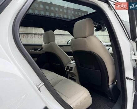 Білий Ленд Ровер Рендж Ровер Велар, об'ємом двигуна 2 л та пробігом 65 тис. км за 37500 $, фото 19 на Automoto.ua