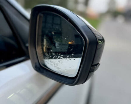 Білий Ленд Ровер Рендж Ровер Велар, об'ємом двигуна 2 л та пробігом 150 тис. км за 29900 $, фото 37 на Automoto.ua