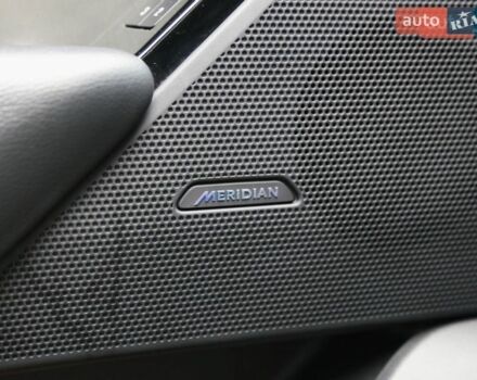 Білий Ленд Ровер Рендж Ровер Велар, об'ємом двигуна 2 л та пробігом 143 тис. км за 33500 $, фото 27 на Automoto.ua