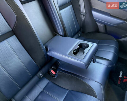 Белый Ленд Ровер Рендж Ровер Велар, объемом двигателя 2 л и пробегом 91 тыс. км за 34999 $, фото 51 на Automoto.ua