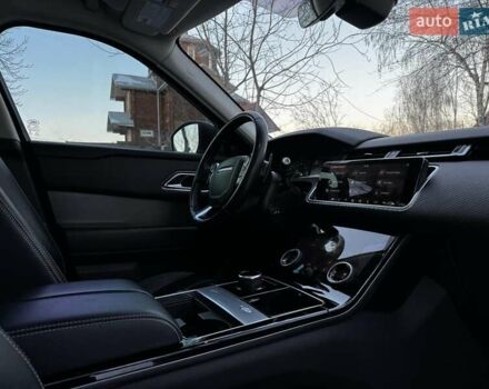 Білий Ленд Ровер Рендж Ровер Велар, об'ємом двигуна 2 л та пробігом 141 тис. км за 37690 $, фото 36 на Automoto.ua