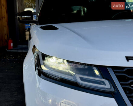 Белый Ленд Ровер Рендж Ровер Велар, объемом двигателя 2 л и пробегом 91 тыс. км за 34999 $, фото 7 на Automoto.ua