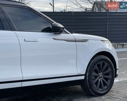 Білий Ленд Ровер Рендж Ровер Велар, об'ємом двигуна 2 л та пробігом 209 тис. км за 31999 $, фото 6 на Automoto.ua