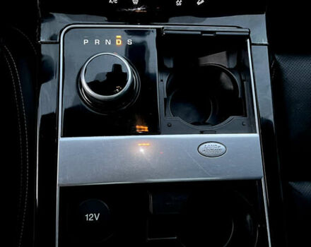 Білий Ленд Ровер Рендж Ровер Велар, об'ємом двигуна 2 л та пробігом 150 тис. км за 29900 $, фото 16 на Automoto.ua