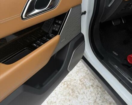 Білий Ленд Ровер Рендж Ровер Велар, об'ємом двигуна 2.99 л та пробігом 106 тис. км за 46500 $, фото 5 на Automoto.ua