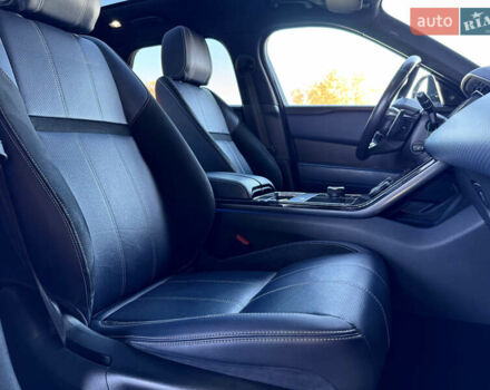 Белый Ленд Ровер Рендж Ровер Велар, объемом двигателя 2 л и пробегом 91 тыс. км за 34999 $, фото 58 на Automoto.ua