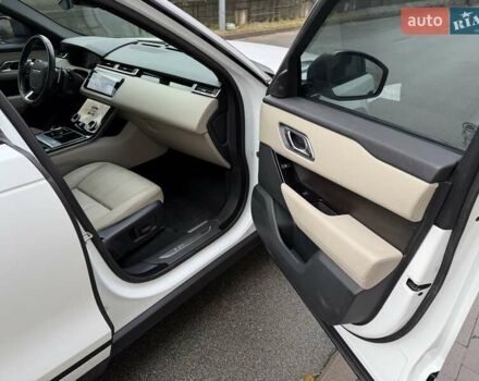 Білий Ленд Ровер Рендж Ровер Велар, об'ємом двигуна 2 л та пробігом 65 тис. км за 37500 $, фото 15 на Automoto.ua