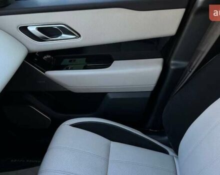 Білий Ленд Ровер Рендж Ровер Велар, об'ємом двигуна 3 л та пробігом 77 тис. км за 38777 $, фото 9 на Automoto.ua