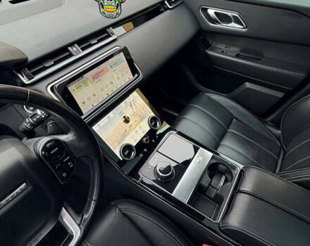 Білий Ленд Ровер Рендж Ровер Велар, об'ємом двигуна 2 л та пробігом 181 тис. км за 28500 $, фото 29 на Automoto.ua