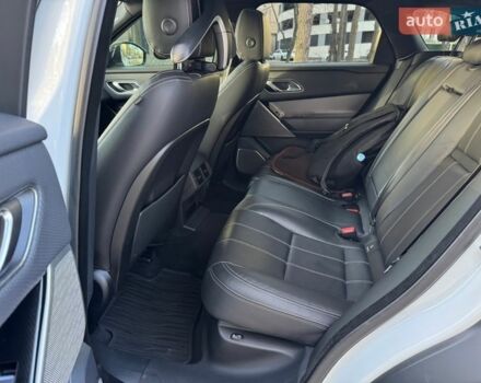 Белый Ленд Ровер Рендж Ровер Велар, объемом двигателя 3 л и пробегом 75 тыс. км за 42500 $, фото 28 на Automoto.ua