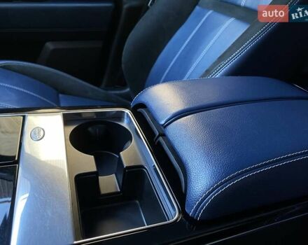 Белый Ленд Ровер Рендж Ровер Велар, объемом двигателя 2 л и пробегом 91 тыс. км за 34999 $, фото 46 на Automoto.ua