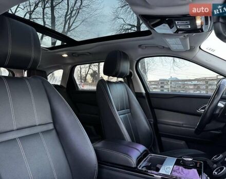 Білий Ленд Ровер Рендж Ровер Велар, об'ємом двигуна 2 л та пробігом 141 тис. км за 37690 $, фото 35 на Automoto.ua