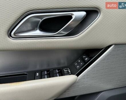 Белый Ленд Ровер Рендж Ровер Велар, объемом двигателя 3 л и пробегом 133 тыс. км за 39500 $, фото 41 на Automoto.ua