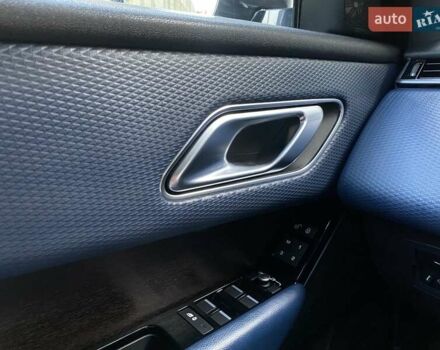 Белый Ленд Ровер Рендж Ровер Велар, объемом двигателя 2 л и пробегом 91 тыс. км за 34999 $, фото 31 на Automoto.ua