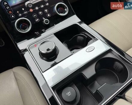 Белый Ленд Ровер Рендж Ровер Велар, объемом двигателя 3 л и пробегом 133 тыс. км за 39500 $, фото 39 на Automoto.ua